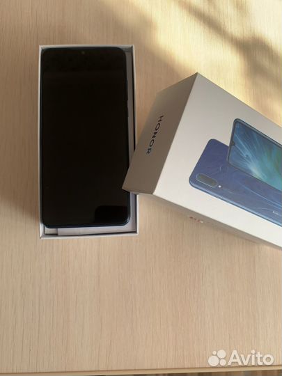 Телефон honor 20 lite