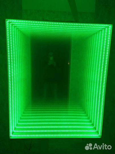 Бесконечное зеркало-цветомузыка