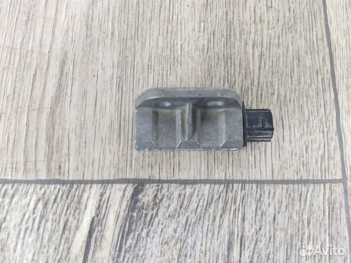 Датчик AIR BAG nissan Tiida (C11)