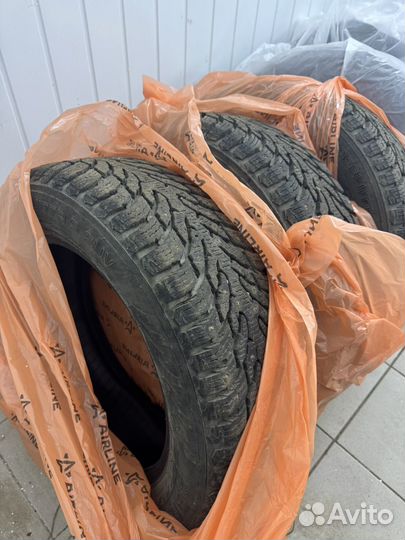 Nokian Tyres Hakkapeliitta 9 SUV 215/60 R17 100T