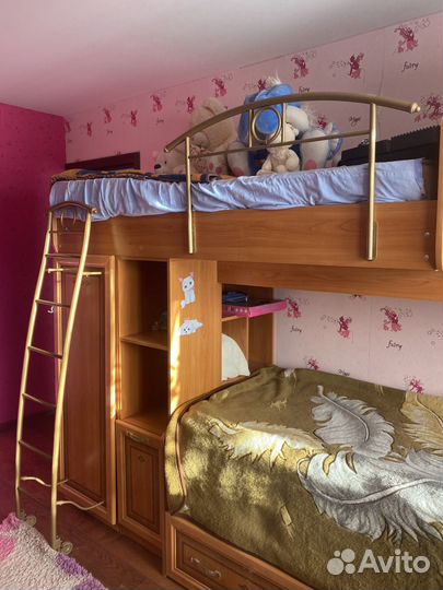 Двухъярусная кровать