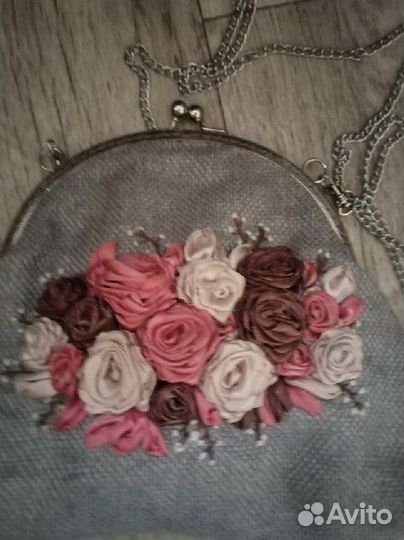 Женская сумочка. Ручная работа. Вышивка лентами