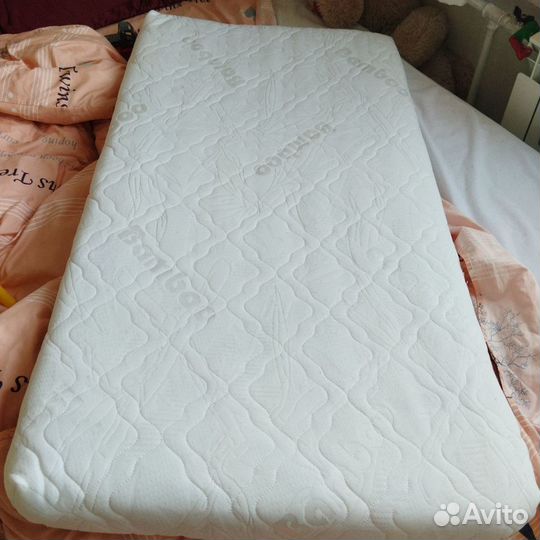 Детская кроватка с матрасом и бортиками