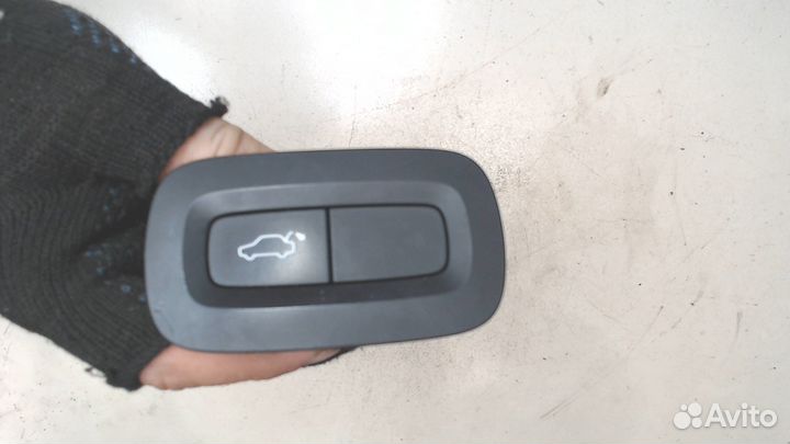 Кнопка багажника Volvo S90, 2017