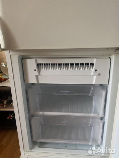 Холодильник бу indesit