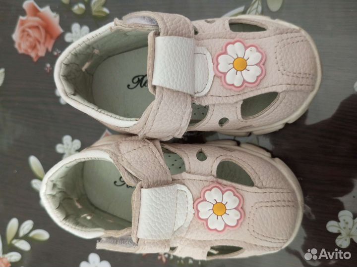 Босоножки для девочки 15 р