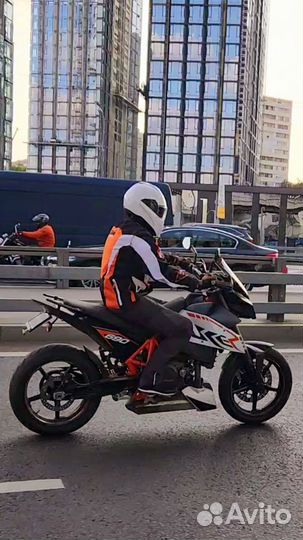 KTM duke 690R