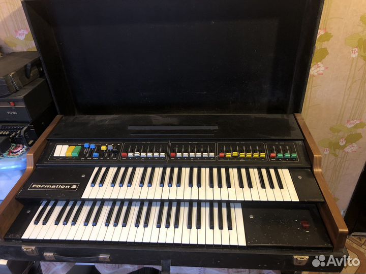 Электроорган Vermona Formation2