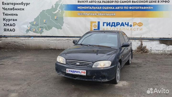 Стекло двери передней правой Kia Spectra (SD) 0K2A