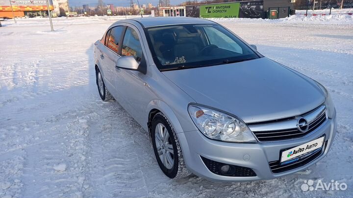 Opel Astra 1.8 МТ, 2010, 205 000 км