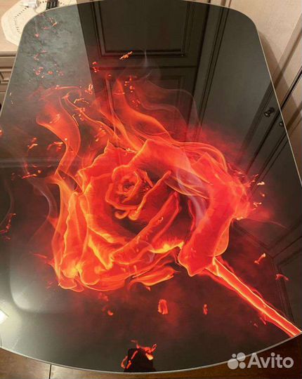 Кухонный стол стеклянный