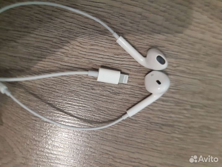 Наушники earpods