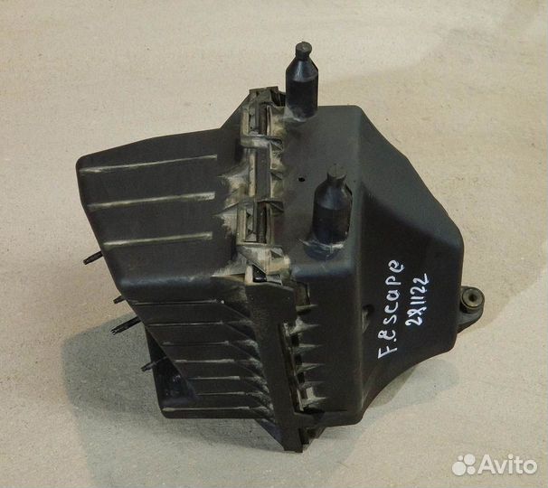 Корпус воздушного фильтра Ford Escape 1 2.0