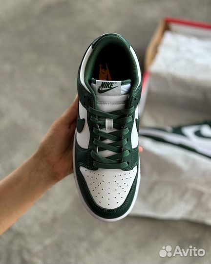 Nike Dunk Low ‘Varsity Green Michigan State’