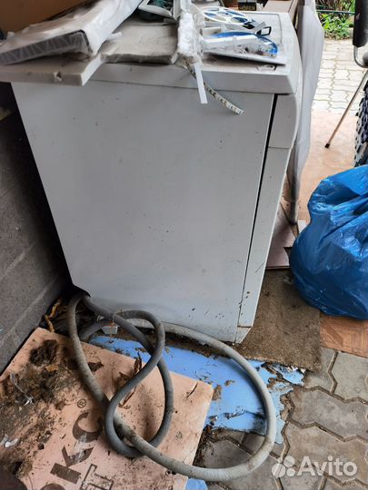 Посудомоечная машина Electrolux и свч Sharp