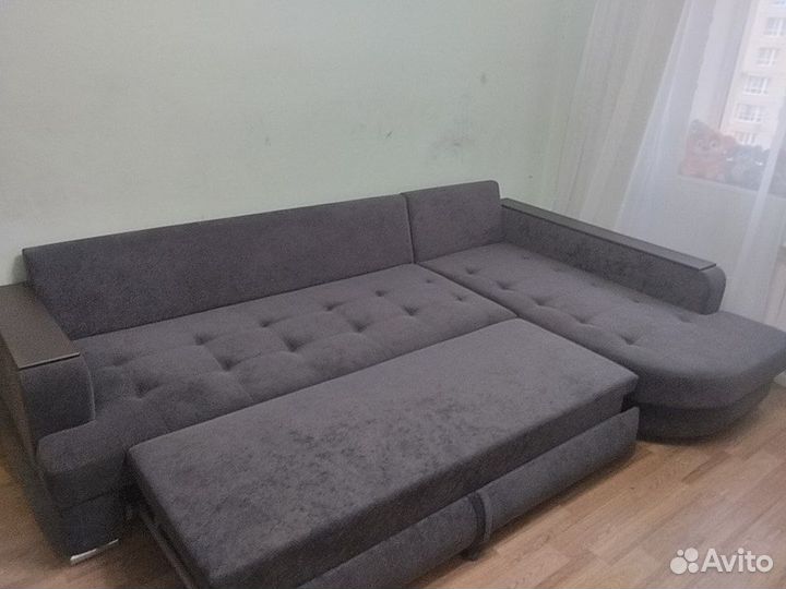 Большой угловой диван новый