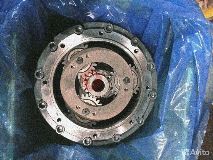 Поворотный редуктор Hitachi ZX350H-3