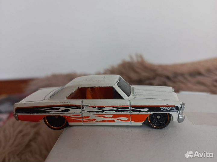 Коллекционные машинки hot wheels 66 Nova tm gm2006