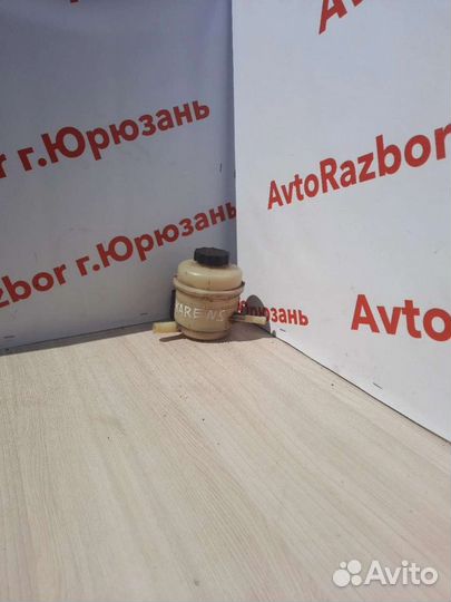 Бачок гур Kia Carens