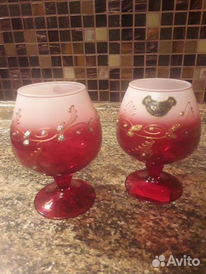 Бокалы, мартинницы, стаканы для мартини новые