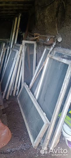 Деревянные оконные рамы со стеклом бу