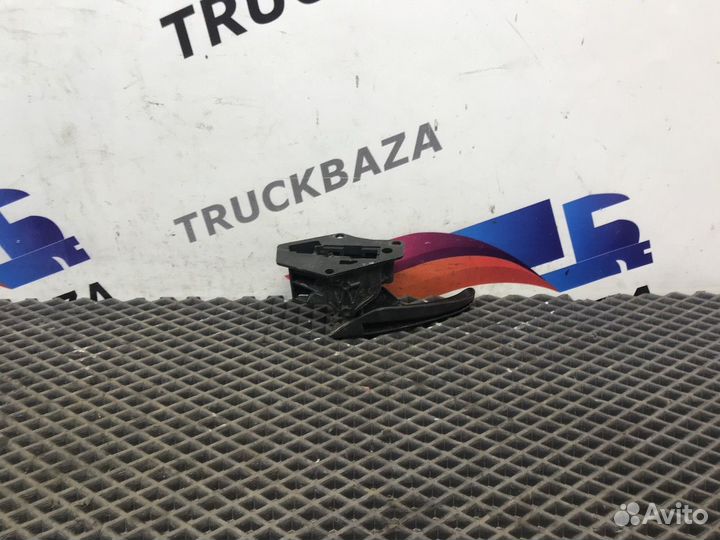 0007250107 Ручка двери внутренняя правая