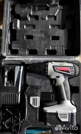 Аккумуляторная дрель шуруповерт