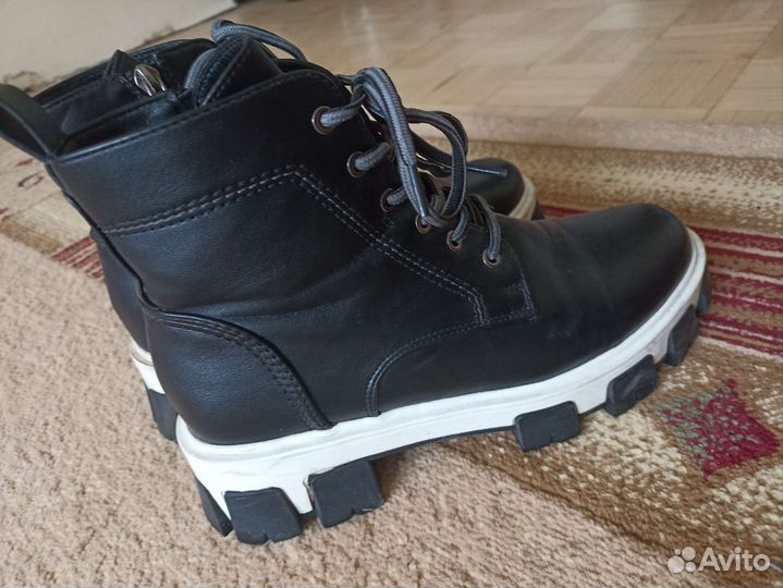 Ботинки женские