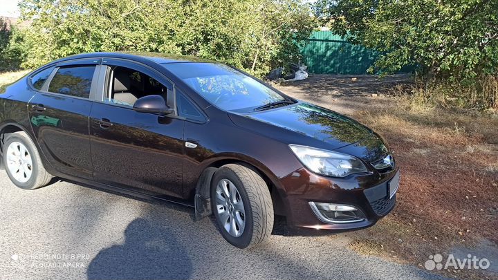 Opel Astra 1.6 МТ, 2013, 160 000 км