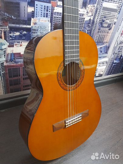 Классическая гитара yamaha c40