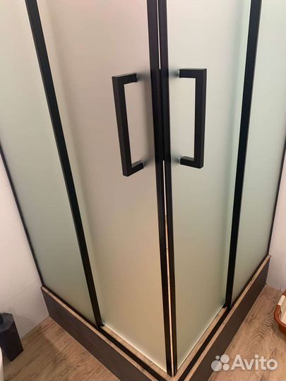 Душевые ограждения на ванну,подиум,поддон