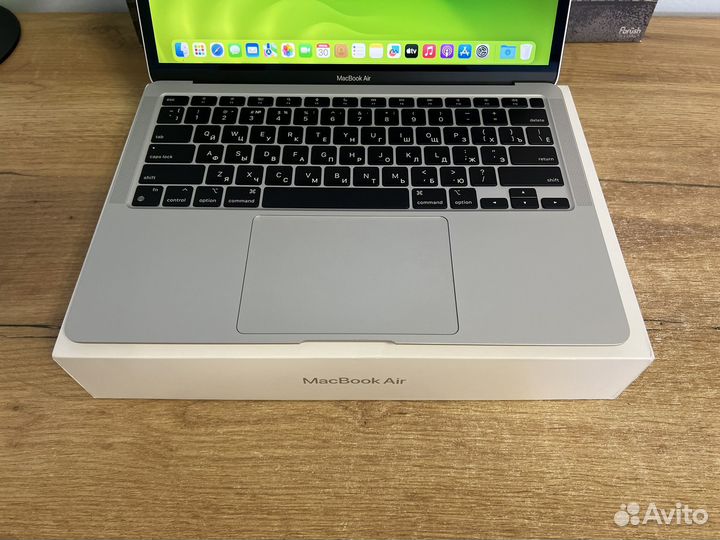 Macbook Air 13 2020 M1 (30 циклов) как новый