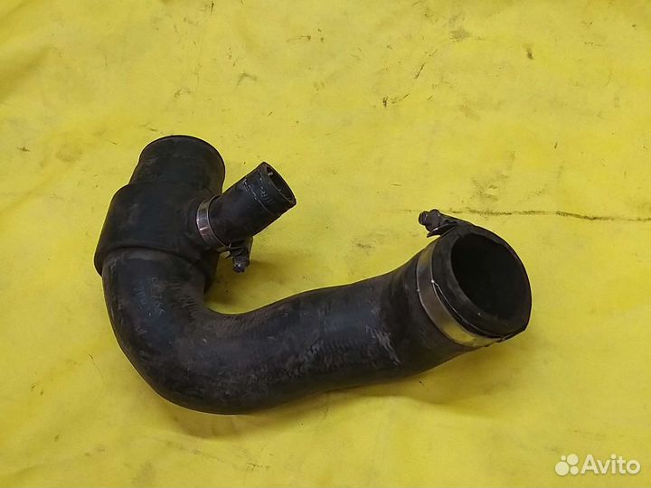 Патрубок интеркулера Audi A4 8E0145832S