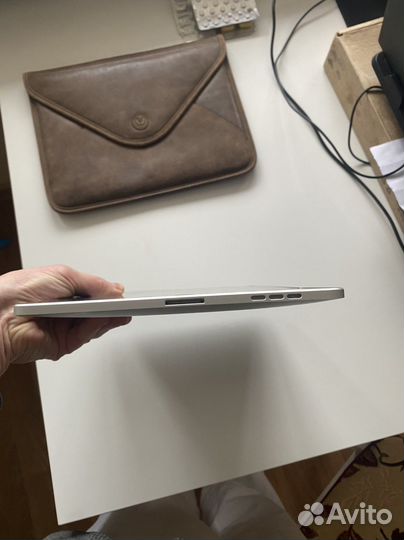 Планшет apple iPad 1 поколения