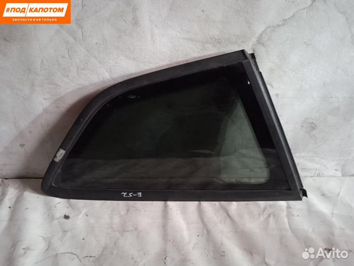 Стекло кузовное заднее правое Ford Kuga 2 2015