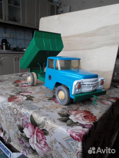 Игрушки. Машинка СССР