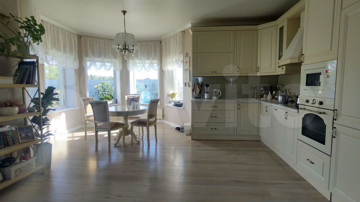 Дом 172 м² на участке 15 сот.