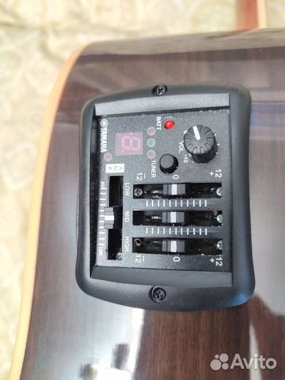 Электроакустическая гитара yamaha FGX 830 C