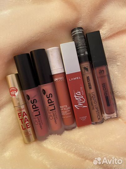Помады и блески для губ