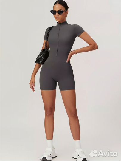 Спортивный комбинезон женский