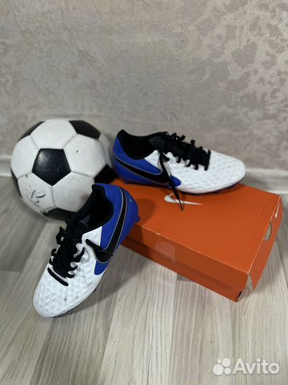 Бутсы и футзалки. nike и Adidas