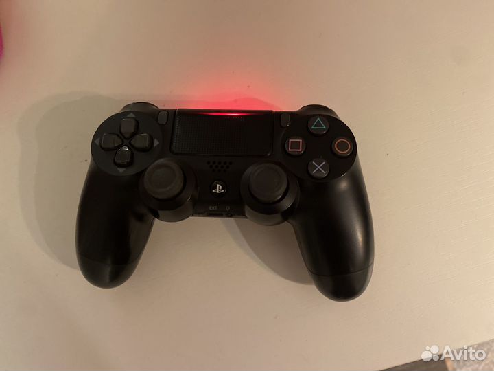 Геймпад DualShock PS4