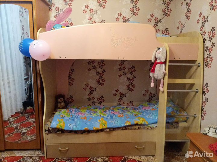 Двухъярусная кровать