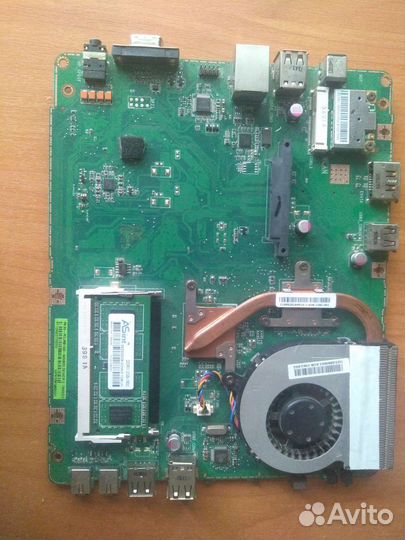 Материнская плата Asus eb1007p