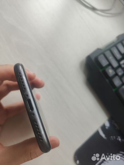 iPhone 8, 64 ГБ