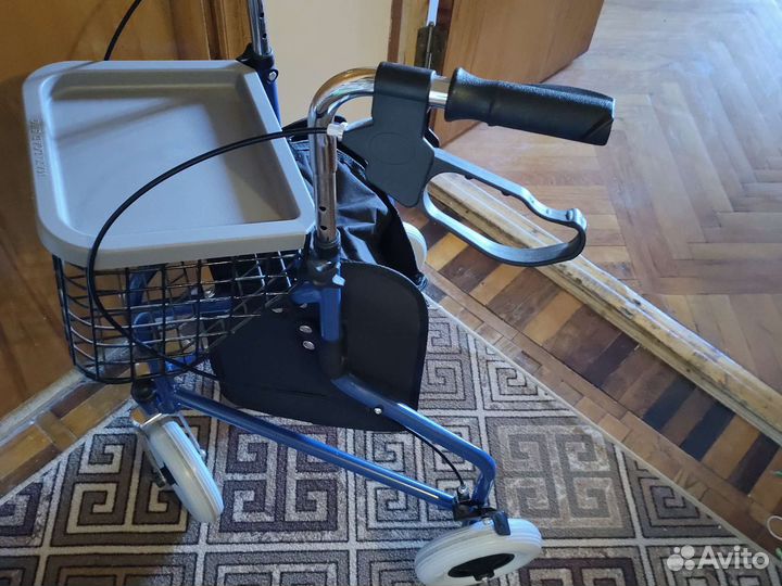 Ходунки и хозяйственная корзина на трёх колесах