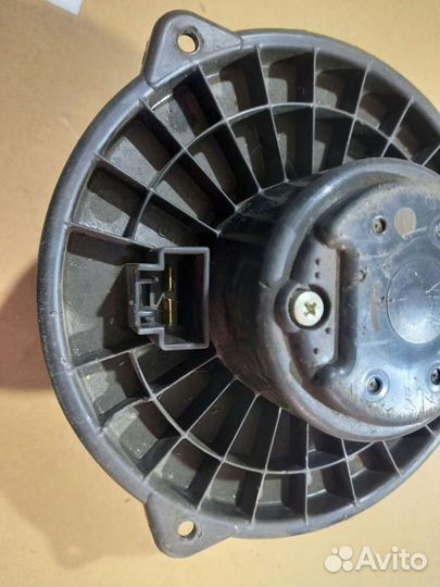 Моторчик печки Subaru