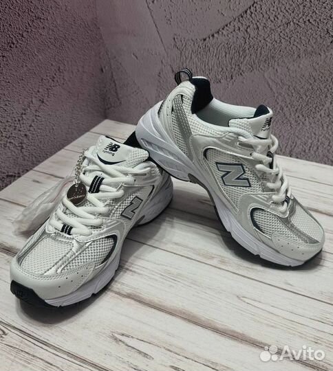 Кроссовки женские New Balance 530