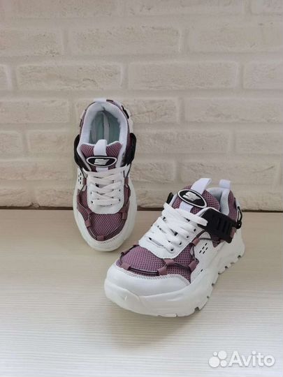 Кроссовки р 38