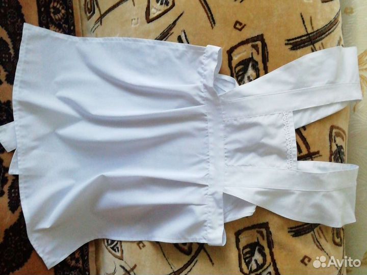 Белый школьный фартук